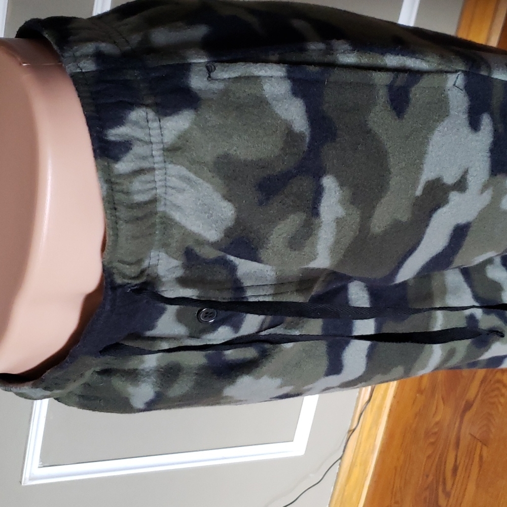 Fleece Camo Sweatpants - Picture 3 of 9
